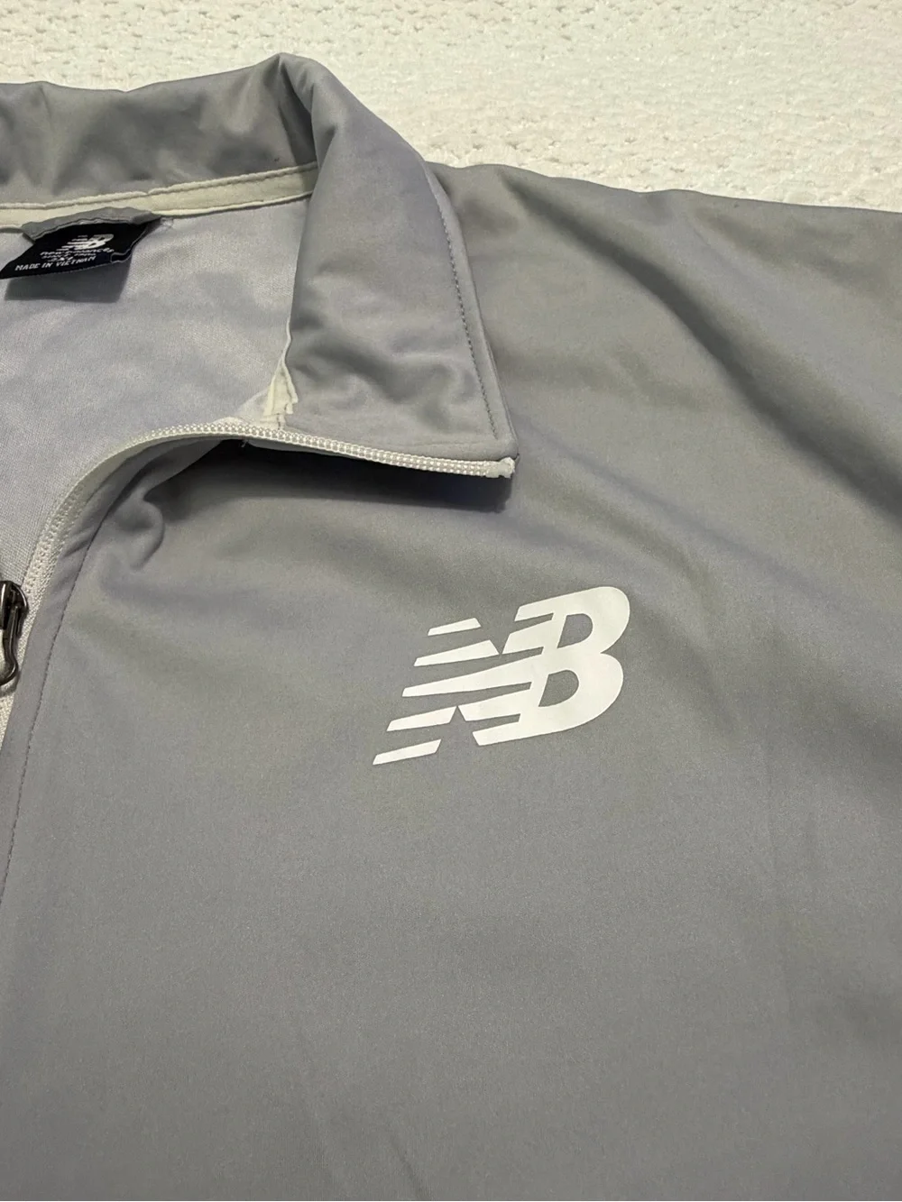 NWT New Balance Light Grey Lightweight Zip Jacket Size 2XL
